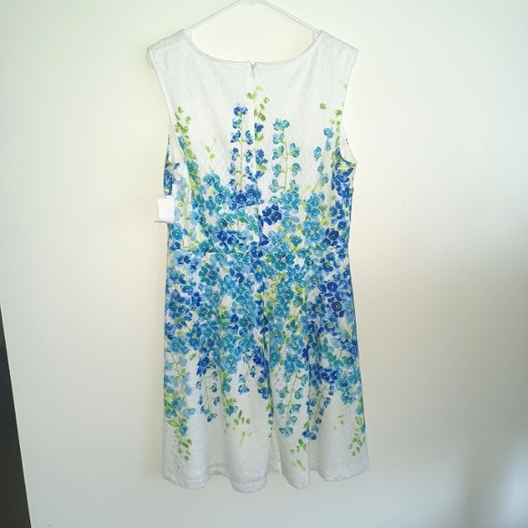 Spring floral dress - Picture 4 of 4